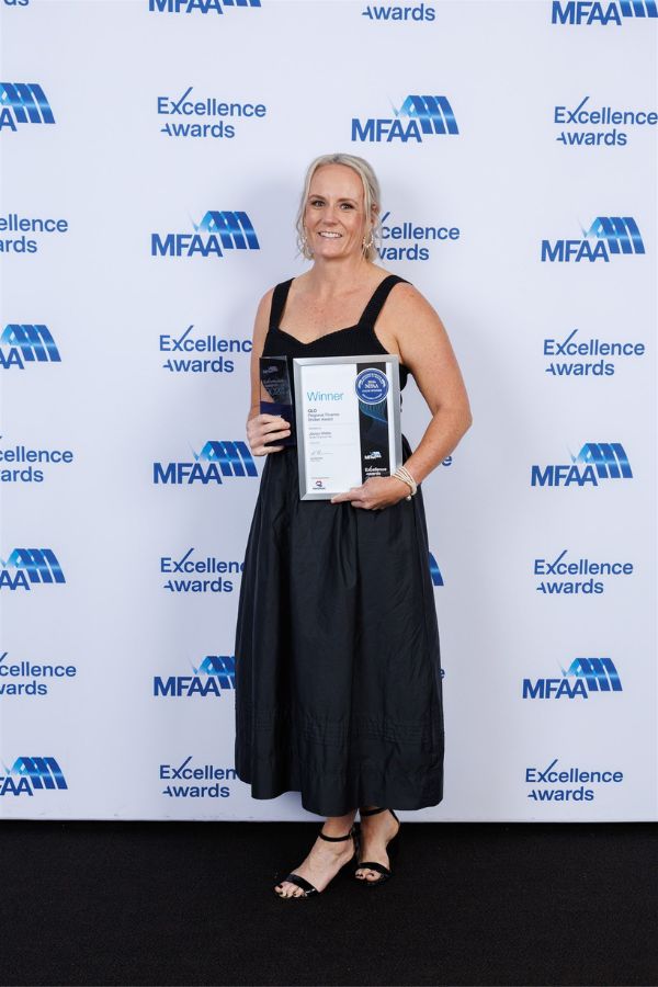 Jacqui Webb from Ignite Financial accepting the MFAA QLD Regional Finance Broker Award 2024
